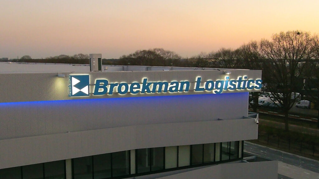 Broekman_Doosletters-indirect-verlicht
